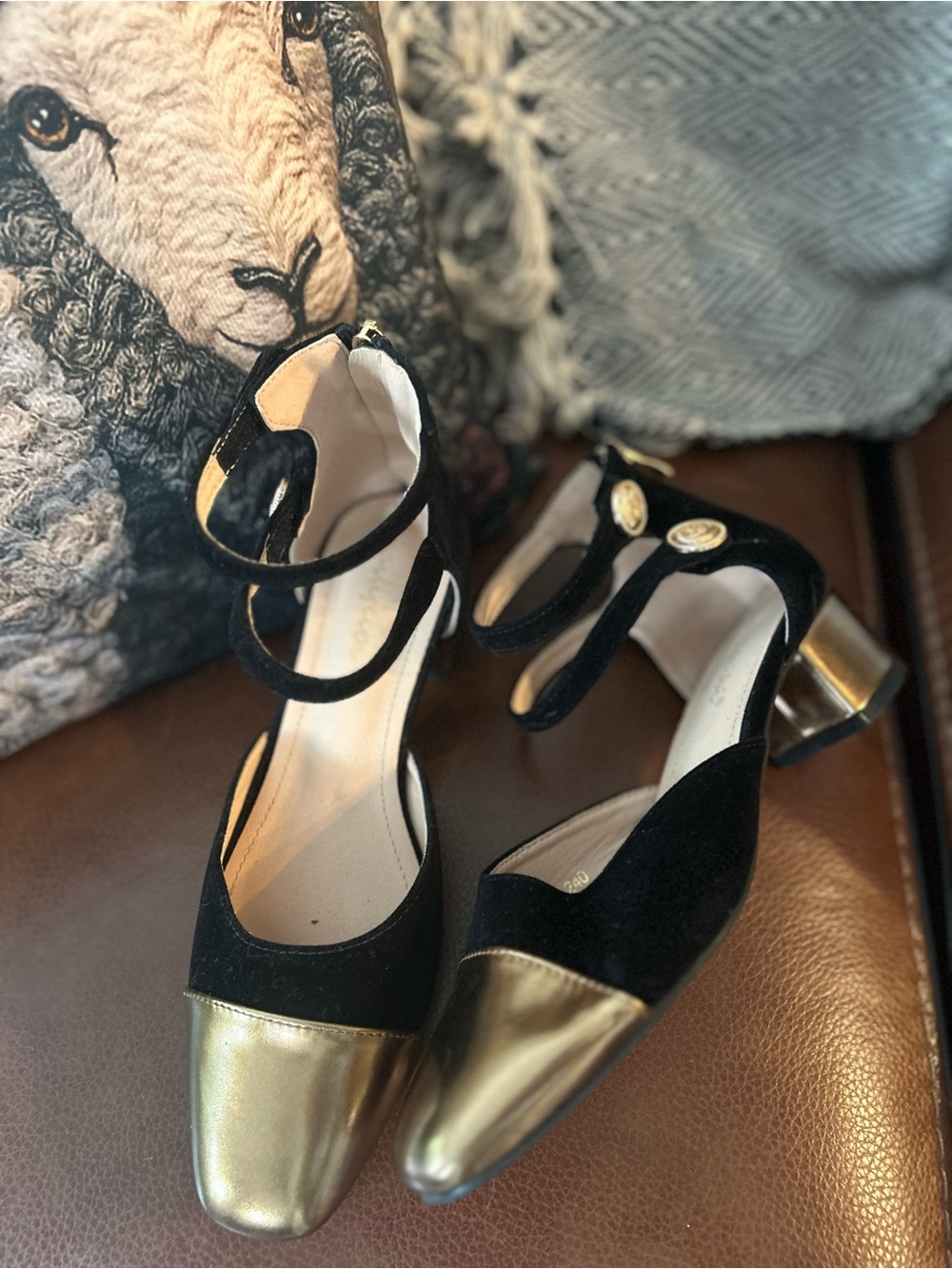 Block heel pumps - Picture 10 of 11